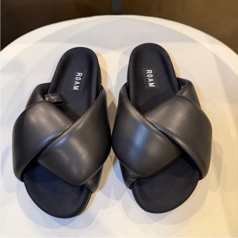 ROAM Foldy Puffy Slide – Black
Women’s Size 6